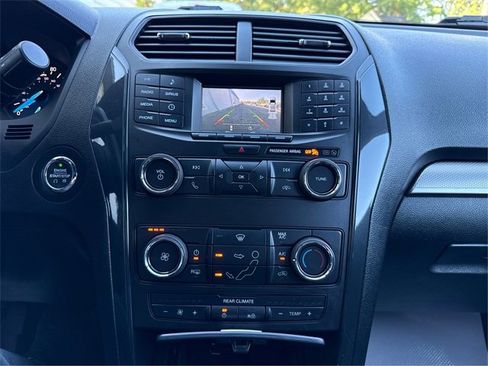 Used 2019 Ford Explorer XLT w/ Class III Trailer Tow Package image 31