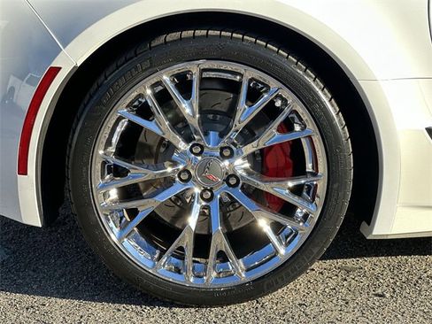 Used 2015 Chevrolet Corvette Z06 w/ 3LZ Preferred Equipment Group image 29