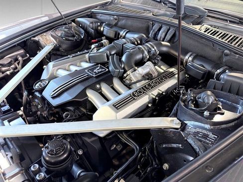 Used 2012 Rolls-Royce Phantom Drophead Coupe image 19