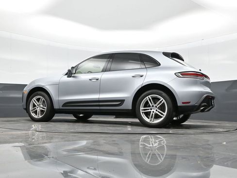 Certified 2022 Porsche Macan image 35