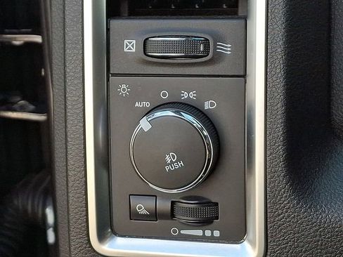 Used 2017 RAM 1500 Limited image 28