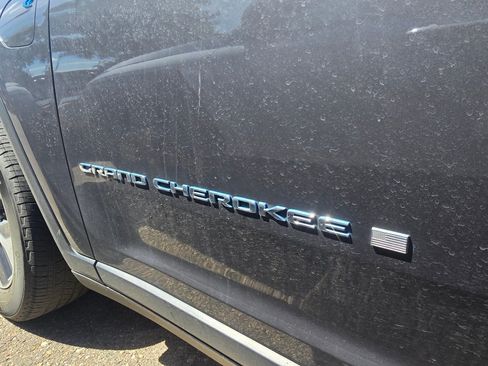 Used 2023 Jeep Grand Cherokee 4WD 4xe image 11