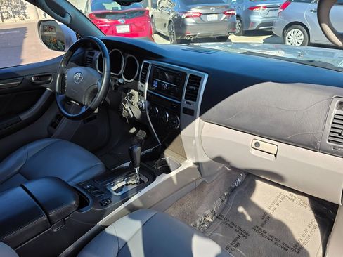 Used 2005 Toyota 4Runner Limited image 11