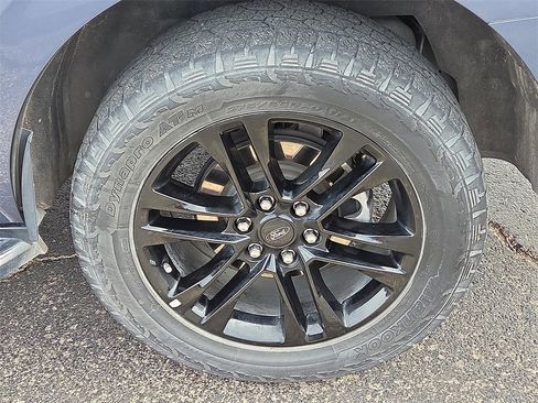 Certified 2023 Ford Expedition XLT image 18