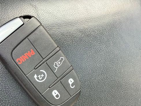 Used 2022 Dodge Durango GT image 30