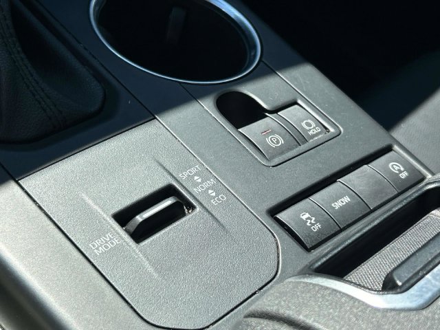 Used 2021 Toyota Highlander XLE FWD image 38