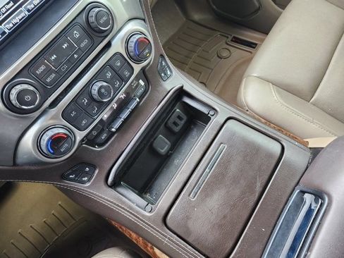 Used 2019 Chevrolet Tahoe Premier image 18