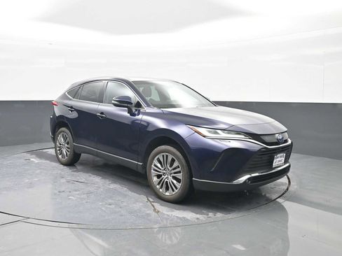 Used 2024 Toyota Venza Limited image 1