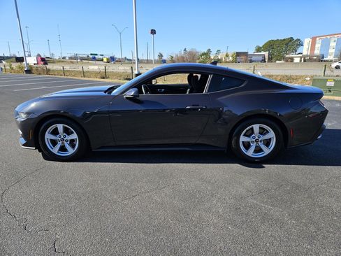 Used 2024 Ford Mustang Coupe image 4