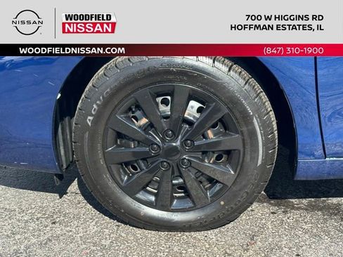 Used 2011 Toyota Camry LE image 10