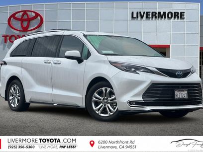 Used 2024 Toyota Sienna Platinum