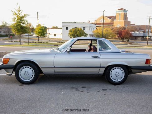 Used 1987 Mercedes-Benz 560 SL image 14