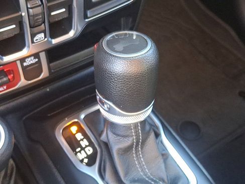 Used 2024 Jeep Wrangler Unlimited AWD/4WD image 18