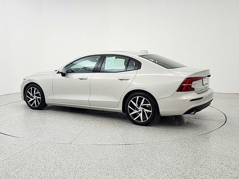 Used 2020 Volvo S60 T5 Momentum FWD image 7