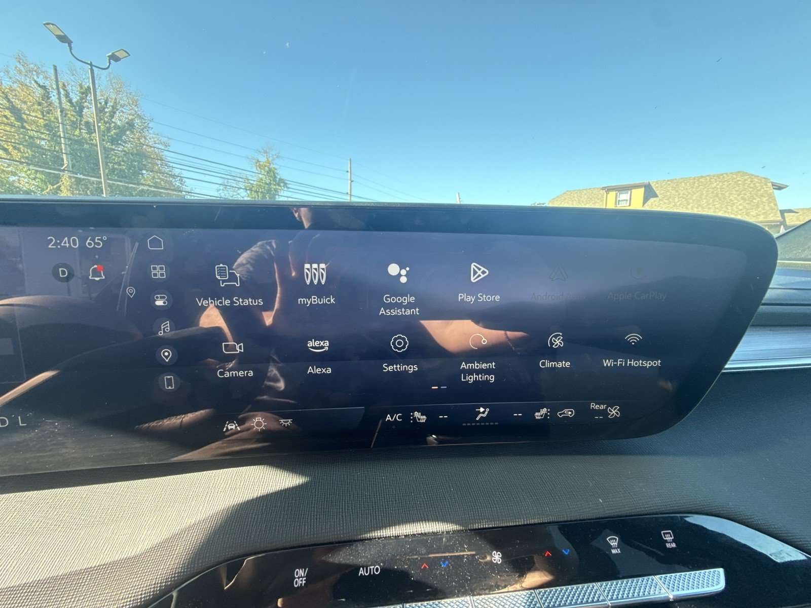 Used 2025 Buick Enclave Preferred FWD image 12