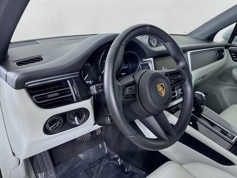Used 2022 Porsche Macan GTS image 9