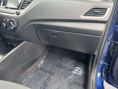 Used 2019 Hyundai Accent SE FWD image 12