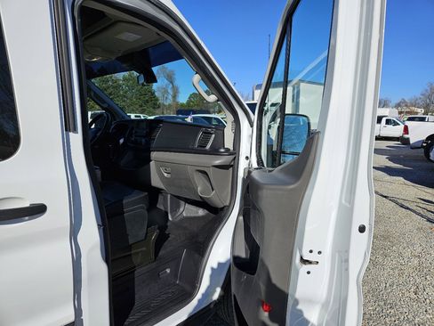 Used 2020 Ford Transit 250 Medium Roof w/ Load Area Protection Package image 18