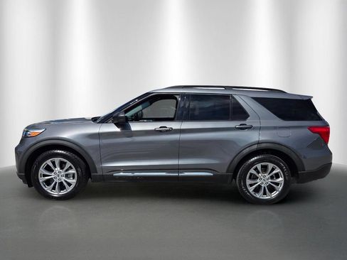 Used 2021 Ford Explorer XLT w/ Equipment Group 202A RWD image 4
