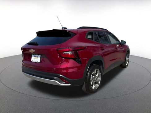 Used 2025 Chevrolet Trax LT FWD image 15