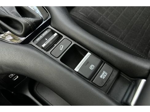 Used 2025 Honda HR-V LX image 32