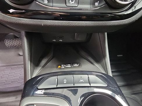 Certified 2024 Buick Envista Sport Touring w/ Convenience I Package FWD image 20