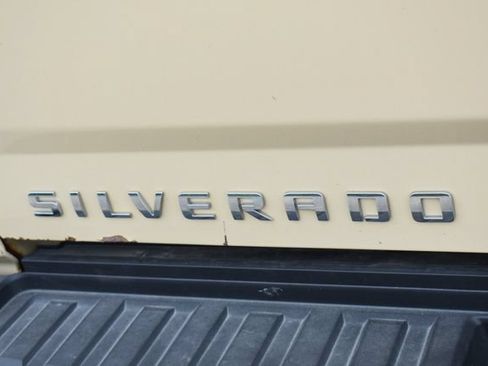 Used 2018 Chevrolet Silverado 2500 W/T w/ Snow Plow Prep Package AWD/4WD image 15