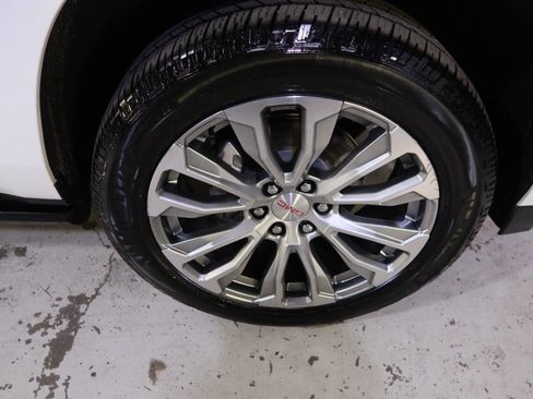 Used 2023 GMC Yukon XL Denali w/ Denali Reserve Package image 47