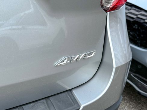 Certified 2022 Ford Explorer XLT w/ Equipment Group 202A image 16