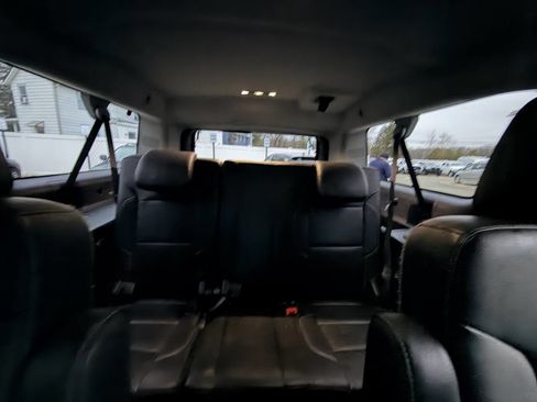 Used 2016 Chevrolet Suburban LT image 47