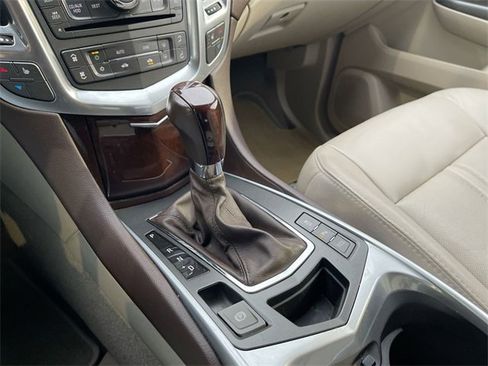 Certified 2012 Cadillac SRX Luxury image 15