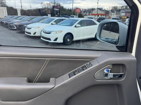 Used 2017 Nissan Frontier PRO-4X w/ Pro-4x Luxury Package image 9