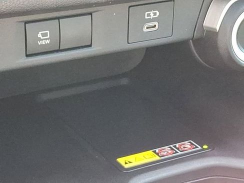 Used 2025 Toyota Grand Highlander AWD image 27