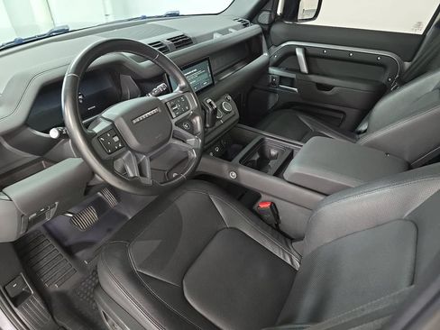 Used 2024 Land Rover Defender 110 X-Dynamic SE AWD/4WD image 4