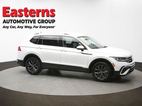 Used 2023 Volkswagen Tiguan SE image 45