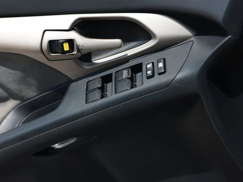 Used 2011 Toyota Matrix w/ Matrix Sport Pkg FWD image 41