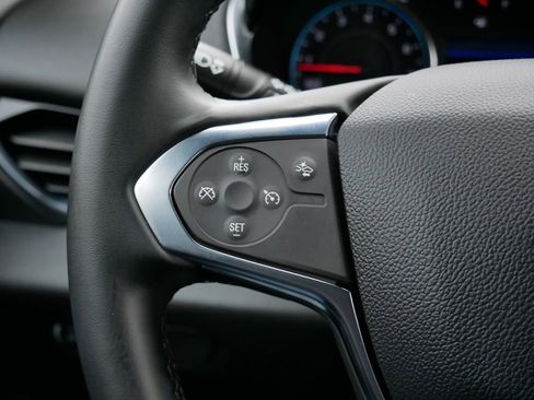 Used 2023 Chevrolet Traverse LT image 19