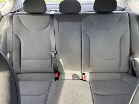 Used 2025 Kia K4 LXS image 37