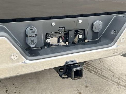 Used 2021 Chevrolet Silverado 1500 LTZ w/ LTZ Convenience Package II image 5