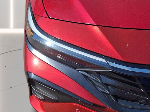 Certified 2024 Hyundai Elantra Limited image 12