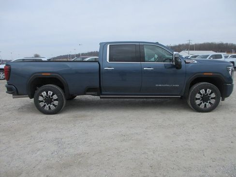 New 2026 GMC Sierra 3500 Denali w/ Denali Reserve Package image 3