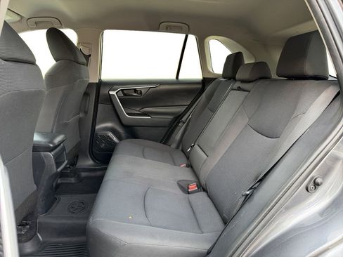 Used 2019 Toyota RAV4 LE w/ All Weather Liner Package AWD/4WD image 19