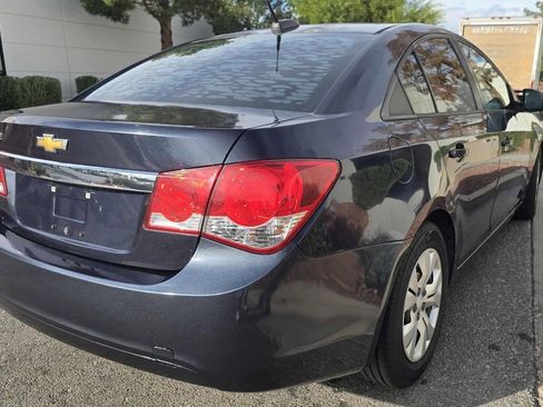 Used 2015 Chevrolet Cruze LS image 5