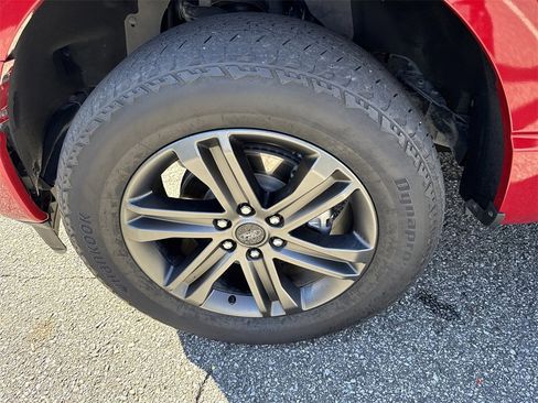 Used 2022 Ford F150 Lariat image 11