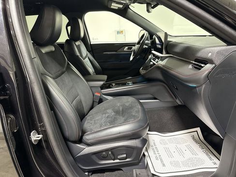 Used 2025 Ford Explorer ST AWD/4WD image 22