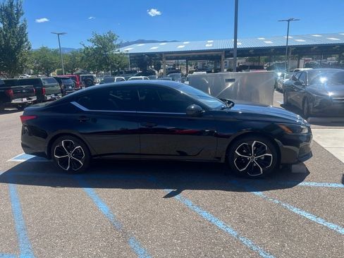 Used 2024 Nissan Altima 2.5 SR w/ SR Premium Package FWD image 5