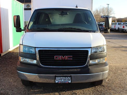 Used 2023 GMC Savana 3500 RWD image 3