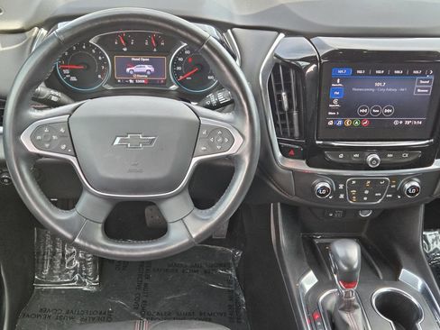 Used 2022 Chevrolet Traverse RS FWD image 10