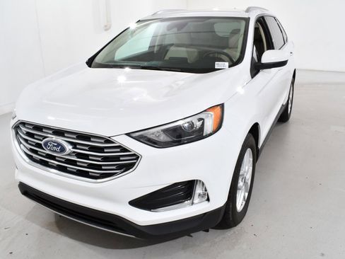 Used 2022 Ford Edge SEL w/ Convenience Package image 2