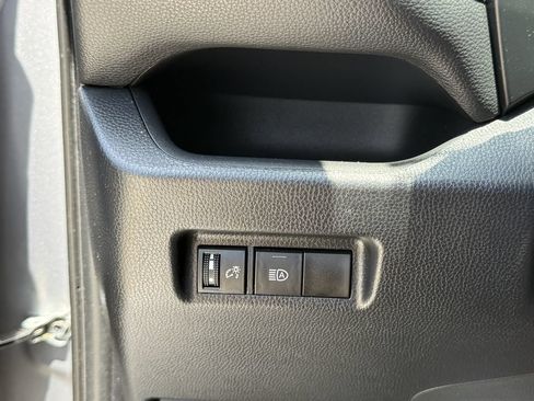 Used 2021 Toyota RAV4 XLE FWD image 25